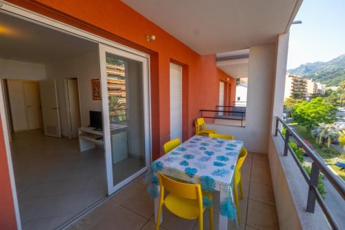 110I - Joli 2P avec terrasse piscine et parking