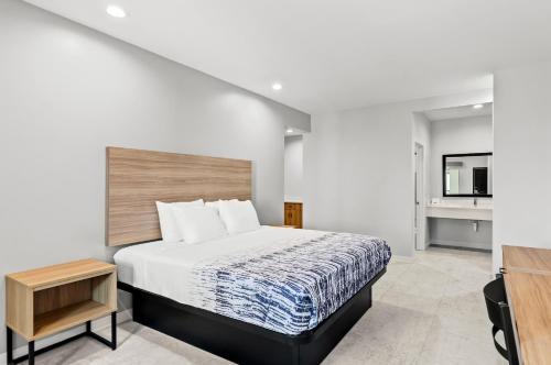 Americas Best Value Inn & Suites Tomball Grand Parkway, Tomball ...
