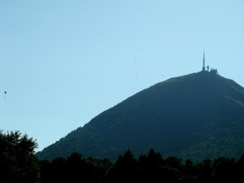 Ein allgemeiner Bergblick oder ein Berglick von des Hotels aus