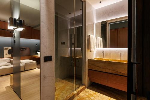Lanterna Collection