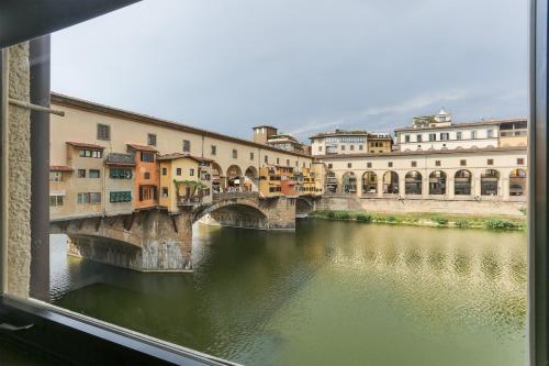 Stunning view over Ponte Vecchio