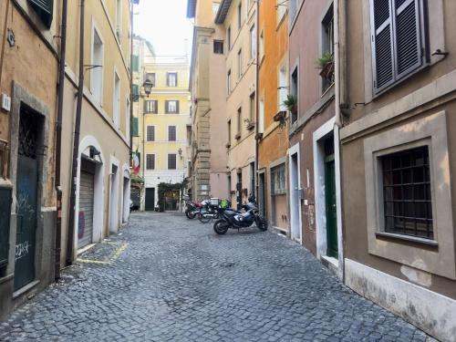 Romantic nest by Piazza Navona