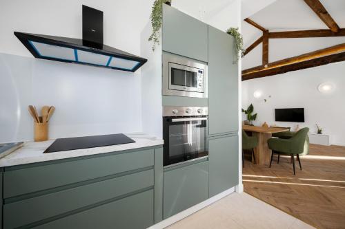 L17 Staywizus - Bosco 3BDR 2 Bath Terrace - Parking & AC