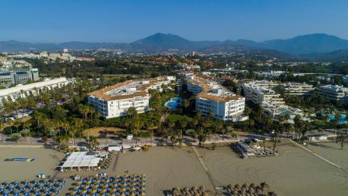 MARBELLA BANUS SUITES - Banús, Playa Rocio Seaside Complex, 3BDM-3BHT, Direct Access to the Beach, Large Outdoor Terrace, 3 min Walk to Puerto Banús