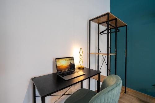 St Peter Luxury Apt - Walk to Vatican, 4-6 pax, A-C