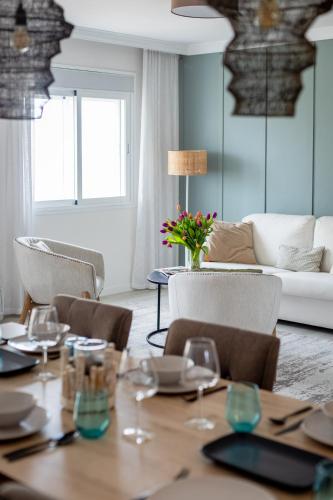 Modern 2BR Apartement with sea views in very center of Marbella
