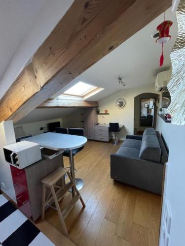 Atypical studio in the heart of Cannes