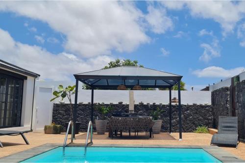 Boutique Boho Glam Villa With Private Pool