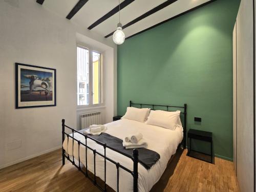 YR Apartments - Isola - Steps from Bosco Verticale and Metro