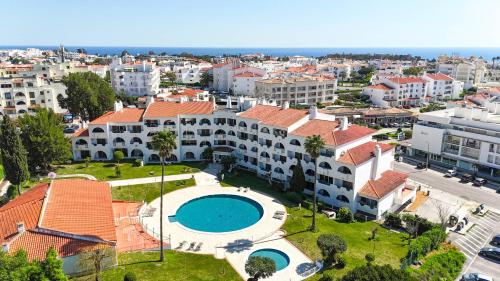 Saro Apartment by HelloVacations