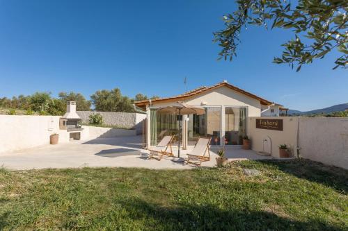 Icabaru private house with garden BBQ, near Laganas, Zakynthos