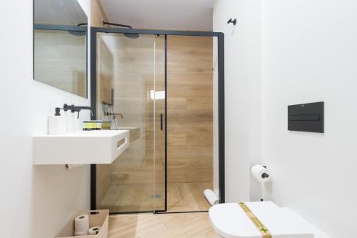 New 1BR1BA next to Gitanos church - private entry