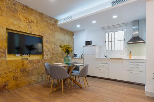 New 1BR2BA next to Gitanos church - private entry