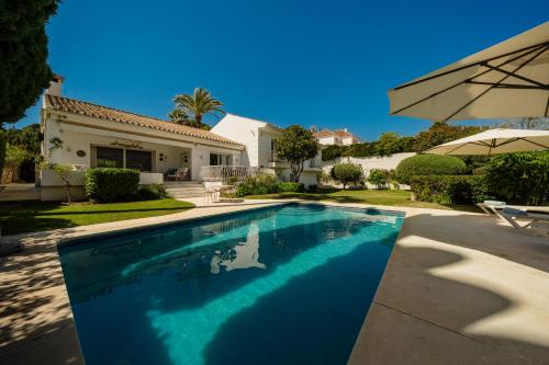 Villa Aviemore - Luxury Villa with Pool in Nueva Andalucia
