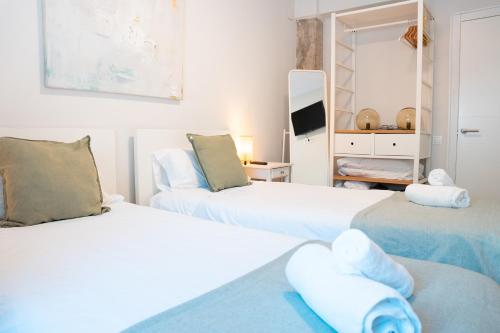 Valencia Beach Apartment by Glodeko Homes