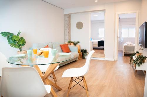 Valencia Beach Apartment by Glodeko Homes