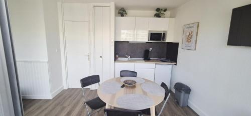 Studio 4 pers avec piscine & parking ,Accès plage direct