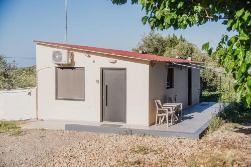 Aigeas Garden Apartment Near Beach Free Parking
