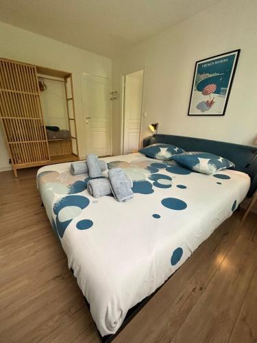 LE CLIO CARRÉ D'OR BEACH APARTMENT