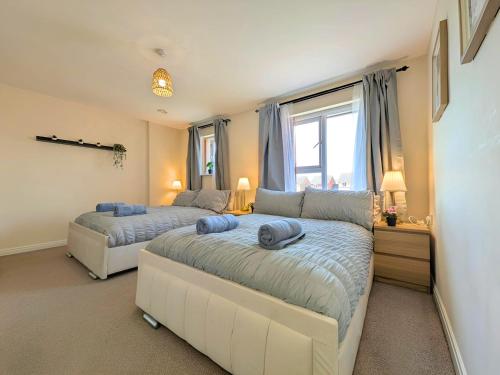 Spacious 4BR Home Near Central Liverpool Parking photo 18