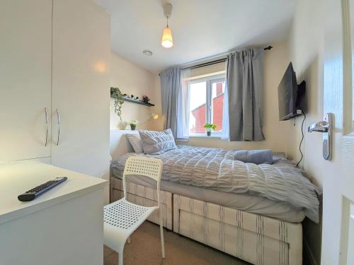 Spacious 4BR Home Near Central Liverpool Parking photo 7