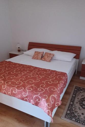 Apartments with parking space Supetar, Brac - 24499