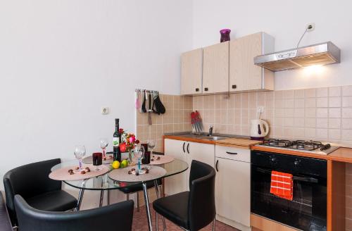 Apartments with parking space Seline, Paklenica - 25432