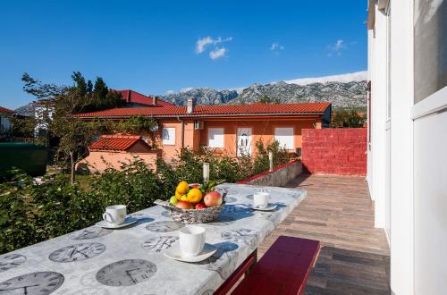 Apartments with parking space Seline, Paklenica - 25432