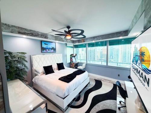 32 Brickell Royale With Skyline and Waterfront Views plus 5 Star Resort Facilities photo 3
