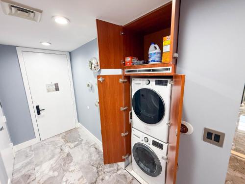 32 Brickell Royale With Skyline and Waterfront Views plus 5 Star Resort Facilities photo 35
