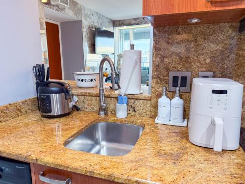 32 Brickell Royale With Skyline and Waterfront Views plus 5 Star Resort Facilities photo 38