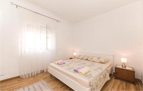 2 Bedroom Stunning Apartment In Rogoznica