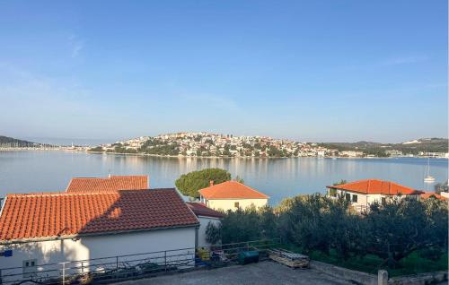 2 Bedroom Stunning Apartment In Rogoznica