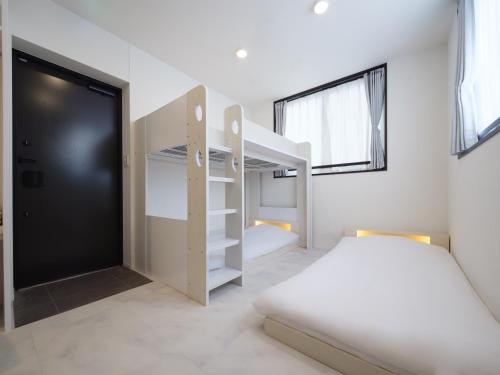 秋葉原徒歩7分-上野3分-浅草10分-ワンフロア貸切-最大4名4部屋-NEO ART HOTEL Akihabara