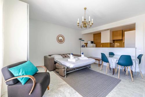 Bright Studio with Parking Near Beach & Old Town
