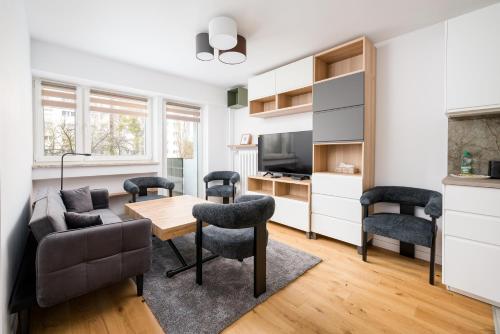 Bielany Modern Apartment by BookingHost