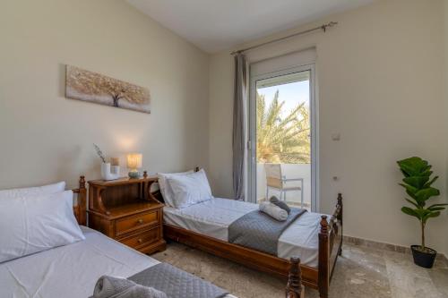 Balos Breeze Seaside House - Walk to Beach