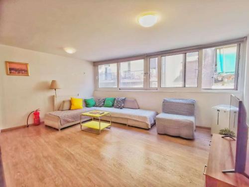Cozy & Modern Flat for 5 in Athens