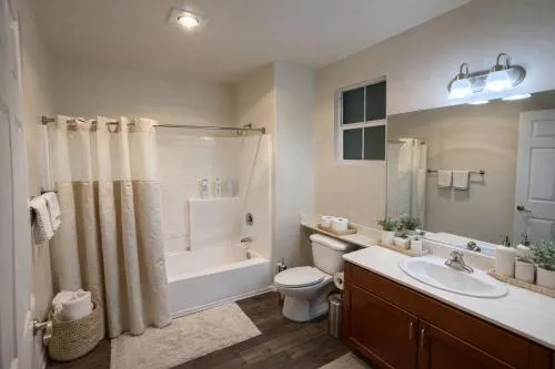 Modern 1 & 2 Bedroom Apartments Near Venice & MDR with Pool Gym & Cinema photo 20