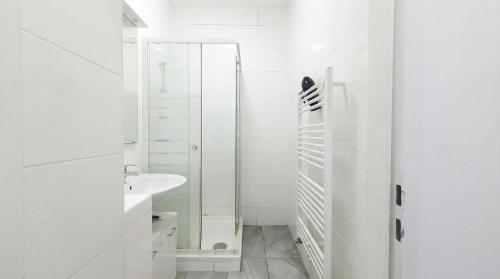 Quick Access to Vienna Center - Simple Private Rooms with WIFI