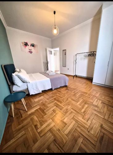 Plaka Luxury Apartment