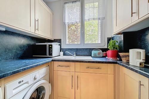 Spacious 2-room apartment near Nation