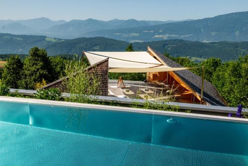 Soami Spaces - Infinity Pool, Spa & Sauna