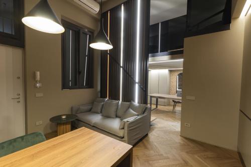 CasaRavizza Milano-elegance & privacy- Fast WiFi- 4min shopping at Corso Vercelli near Duomo & 8min City Life Shopping District