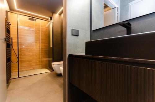 CasaRavizza Milano-elegance & privacy- Fast WiFi- 4min shopping at Corso Vercelli near Duomo & 8min City Life Shopping District