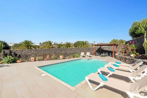 Villa Sarita Sol by Villa Plus