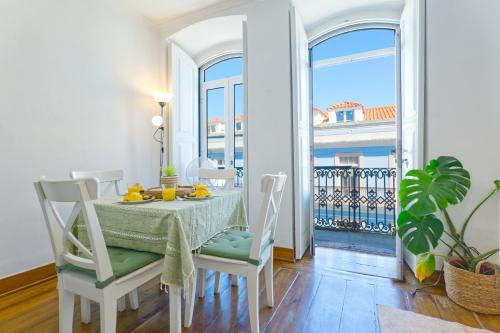 Vita Portucale ! Lisbon Downtown 3BR with Balcony