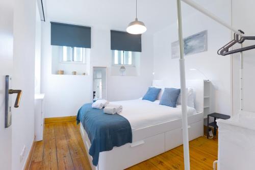 Vita Portucale ! Lisbon Downtown 3BR with Balcony