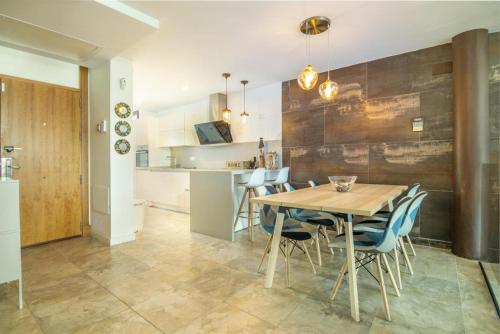 Elegant Holiday Home with Pool and Terrace Marbella Area