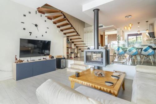 Elegant Holiday Home with Pool and Terrace Marbella Area
